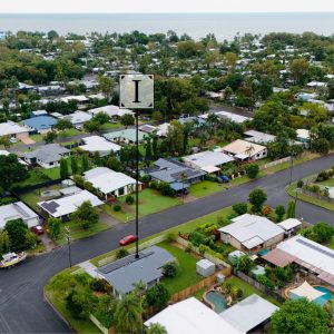 42 Oak Street, Holloways Beach, QLD 4878 AUS