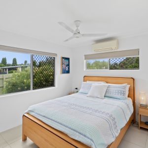 42 Oak Street, Holloways Beach, QLD 4878 AUS