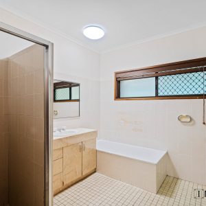 560 Intake Road, Redlynch, QLD 4870 AUS