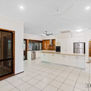 560 Intake Road, Redlynch, QLD 4870 AUS