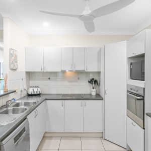 27 Castor Street, Clifton Beach, QLD 4879 AUS