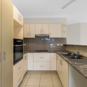 4 Cliffdale Street, Bentley Park, QLD 4869 AUS