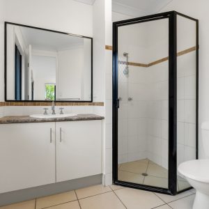 4 Cliffdale Street, Bentley Park, QLD 4869 AUS