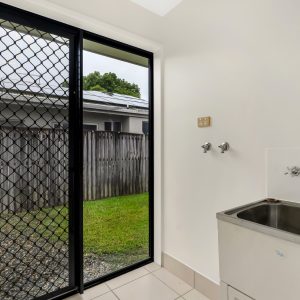 4 Cliffdale Street, Bentley Park, QLD 4869 AUS