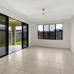4 Cliffdale Street, Bentley Park, QLD 4869 AUS