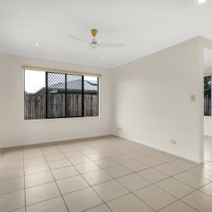 4 Cliffdale Street, Bentley Park, QLD 4869 AUS