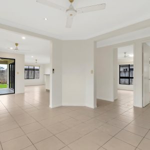4 Cliffdale Street, Bentley Park, QLD 4869 AUS