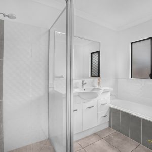 6 Perserverance Street, Redlynch, QLD 4870 AUS