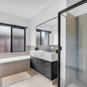 8 Mceachan Street, Edmonton, QLD 4869 AUS