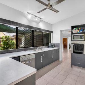 8 Mceachan Street, Edmonton, QLD 4869 AUS