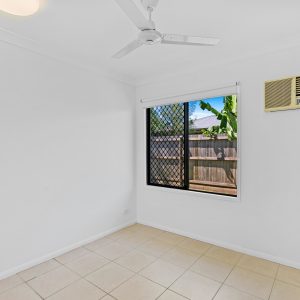 12 Hopkins Street, White Rock, QLD 4868 AUS