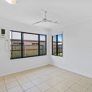 12 Hopkins Street, White Rock, QLD 4868 AUS