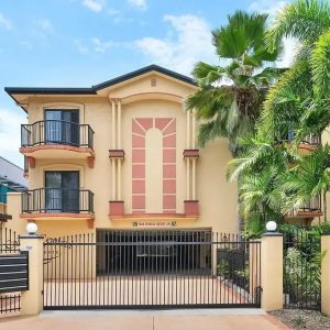 6/108 McLeod Street, Cairns North, QLD 4870 AUS