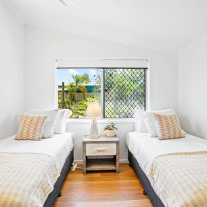 26 Maple Street, Holloways Beach, QLD 4878 AUS