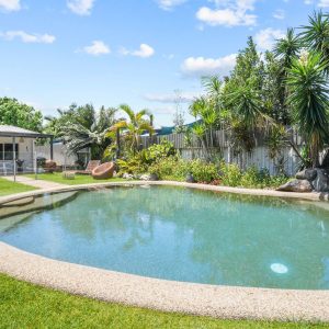 26 Maple Street, Holloways Beach, QLD 4878 AUS