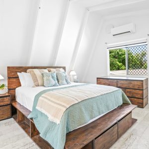 26 Maple Street, Holloways Beach, QLD 4878 AUS