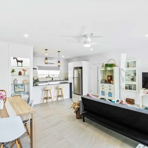 2/4 Primo Street, Freshwater, QLD 4870 AUS