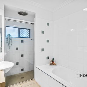 28 Regent Avenue, Redlynch, QLD 4870 AUS