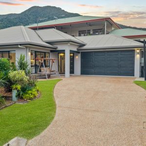 28 Regent Avenue, Redlynch, QLD 4870 AUS