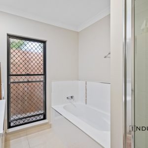 25 The Avenue, Trinity Park, QLD 4879 AUS