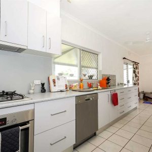 7 Batavia Court, Bentley Park, QLD 4869 AUS