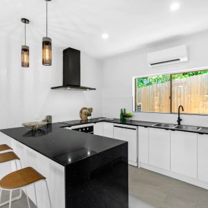 2/4 Primo Street, Freshwater, QLD 4870 AUS