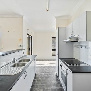 4 Burleigh Close, Kewarra Beach, QLD 4879 AUS