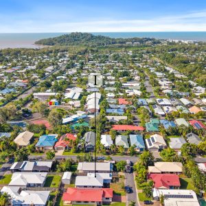4 Burleigh Close, Kewarra Beach, QLD 4879 AUS