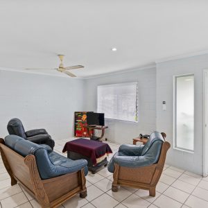 9 Armbrust Street, Manoora, QLD 4870 AUS