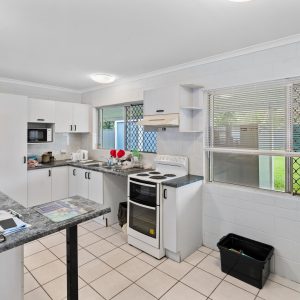 9 Armbrust Street, Manoora, QLD 4870 AUS