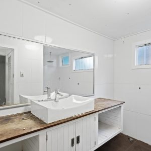 174 Hoare Street, Manoora, QLD 4870 AUS