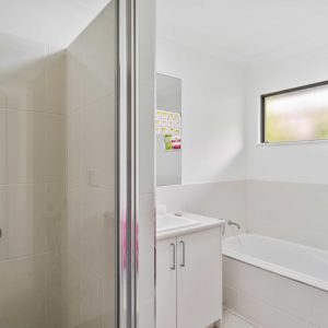 60 Whereat Road, Bentley Park, QLD 4869 AUS