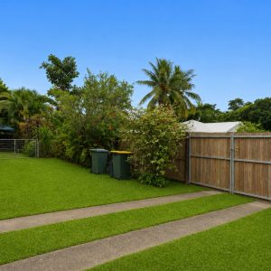 19 Marchant Street, Manoora, QLD 4870 AUS