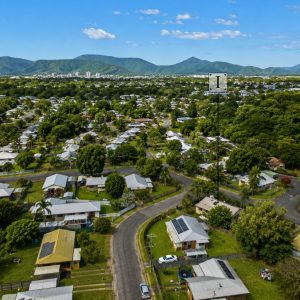 19 Marchant Street, Manoora, QLD 4870 AUS