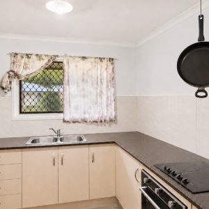 19 Marchant Street, Manoora, QLD 4870 AUS