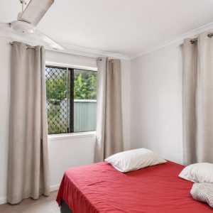 19 Marchant Street, Manoora, QLD 4870 AUS