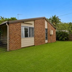 19 Marchant Street, Manoora, QLD 4870 AUS