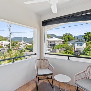 2/10 Hill Street, Manunda, QLD 4870 AUS