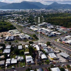 2/10 Hill Street, Manunda, QLD 4870 AUS