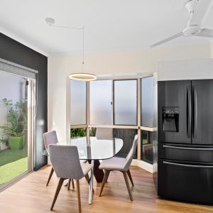 2/10 Hill Street, Manunda, QLD 4870 AUS