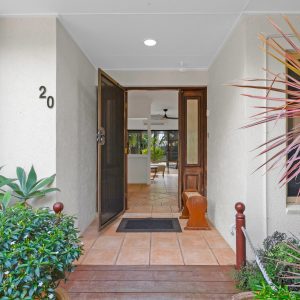 20 Leonard Street, Kewarra Beach, QLD 4879 AUS