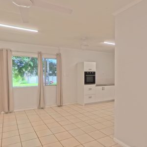 2/55 Wilks Street, Westcourt, QLD 4870 AUS