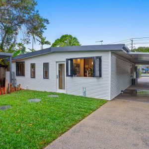 52 Christensen Street, Machans Beach, QLD 4878 AUS