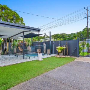 52 Christensen Street, Machans Beach, QLD 4878 AUS