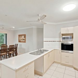 41 Huntley Crescent, Redlynch, QLD 4870 AUS