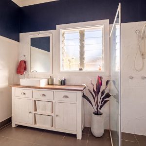 80 Mayers Street, Manunda, QLD 4870 AUS