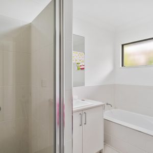 60 Whereat Road, Bentley Park, QLD 4869 AUS