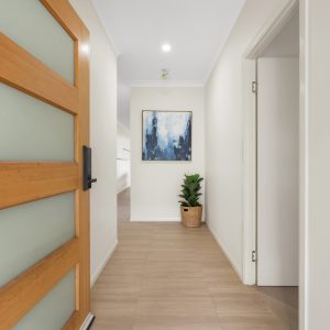 15 City View Crescent, Mooroobool, QLD 4870 AUS