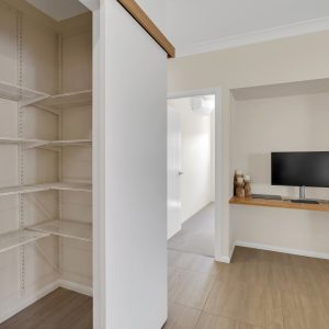 15 City View Crescent, Mooroobool, QLD 4870 AUS
