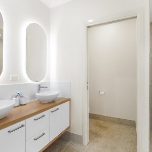 15 City View Crescent, Mooroobool, QLD 4870 AUS